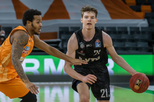 虽与勒布朗 虽与勒布朗