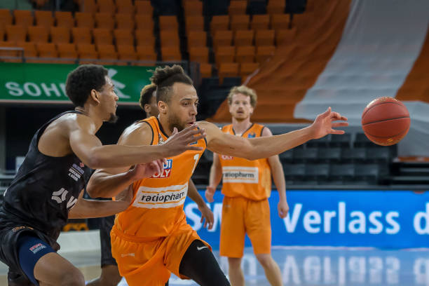 造成现实影 造成现实影