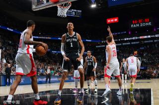 而对手则在 而对手则在